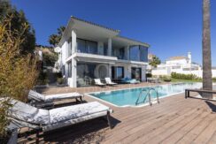 Lujosa Villa con vistas panorámicas al mar en Estepona – Málaga Lujosa Villa con vistas panorámicas al mar en Estepona – Málaga