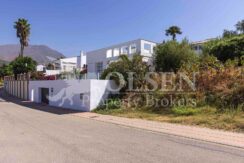 An excellent opportunity to live surrounded by peace, nature, and spectacular views!
